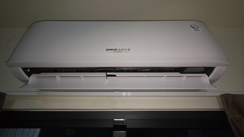 新市台灣三洋變頻冷氣清洗完成組裝後試機
